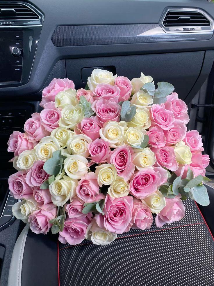 Sunbeam Waltz: Vibrant Bouquet Rhapsody